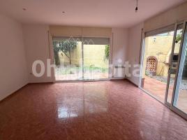 Casa (unifamiliar adossada), 222 m², Zona