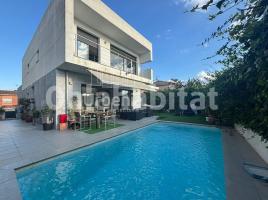 (unifamiliar adossada), 237 m², presque neuf, Zona