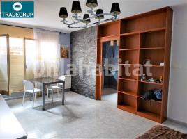 Flat, 144 m², near bus and train
