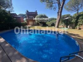 Casa (unifamiliar adosada), 318 m², Zona