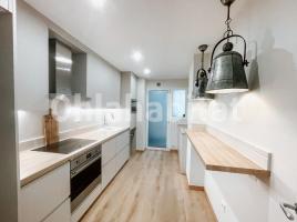 Apartamento, 106 m², cerca de bus y tren, Calle de Marià Manent