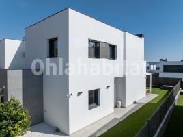  (unifamiliar adossada), 183 m², presque neuf, Zona