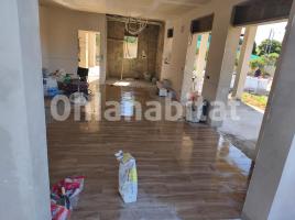  (unifamiliar aïllada), 190 m², près de bus et de train, presque neuf