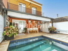 Houses (terraced house), 229 m², almost new, Zona