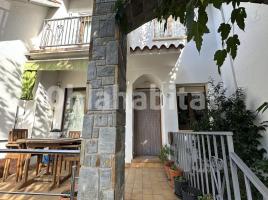 For rent Houses (terraced house), 183 m², near bus and train