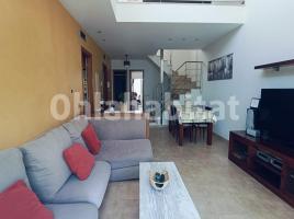 (unifamiliar adossada), 150 m², près de bus et de train, presque neuf