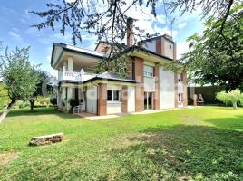  (unifamiliar aïllada), 400 m²