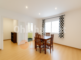 Piso, 67 m², cerca de bus y tren, Calle de Provençals