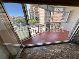 Pis, 67 m², prop de bus i tren, Calle Hierbabuena