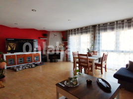  (unifamiliar adossada), 205 m², presque neuf