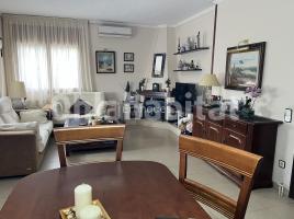 Casa (xalet / torre), 221 m², prop de bus i tren, Calle SANT ISIDRE