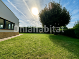 Louer  (xalet / torre), 204 m²