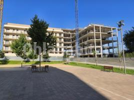 Piso, 60 m², cerca de bus y tren, nuevo