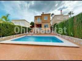 Houses (villa / tower), 240 m², Calle Sarset