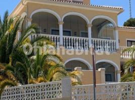 Houses (villa / tower), 500 m², Calle Berlin