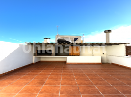 Houses (terraced house), 250 m², near bus and train