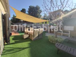 Houses (villa / tower), 189 m², almost new