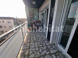 Pis, 60 m², prop de bus i tren