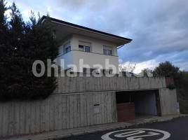 (unifamiliar aïllada), 371 m², presque neuf