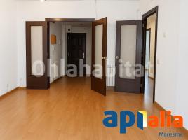 Flat, 106 m², near bus and train