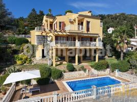 Casa (xalet / torre), 263 m², Calle del Berguedà