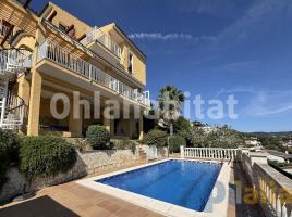 Casa (xalet / torre), 263 m², Calle del Berguedà