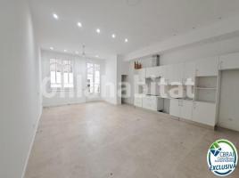 Houses (terraced house), 156 m², Calle Sant Pau, 34