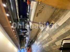 For rent business premises, 77 m², close to bus and metro