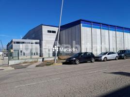 Louer , 8151 m², Zona