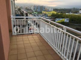For rent flat, 81 m², near bus and train, almost new, Calle Progres