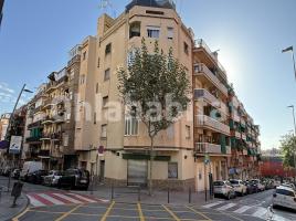 Property Vertical, 590 m², near bus and train