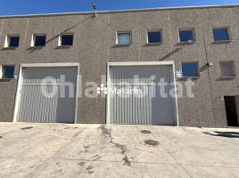 Louer , 729 m², Zona