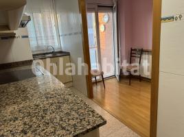 Piso, 91 m², cerca de bus y tren, seminuevo