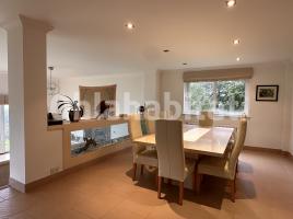 Casa (chalet / torre), 474 m², seminuevo