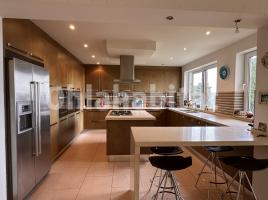 Casa (chalet / torre), 474 m², seminuevo