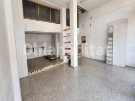 For rent business premises, 125 m², Calle de Canigó