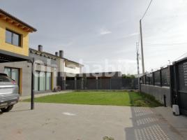 Houses (detached house), 199 m², almost new