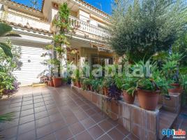 Casa (unifamiliar adosada), 359 m², cerca de bus y tren