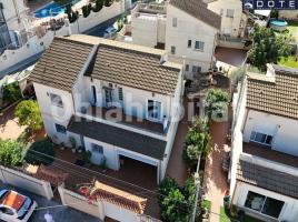 Casa (unifamiliar aïllada), 215 m², Zona