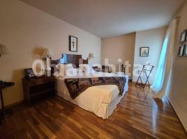 Apartament, 238 m², seminou