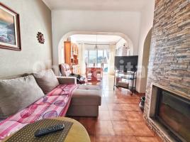 Casa (xalet / torre), 160 m², Urbanización Canyelles