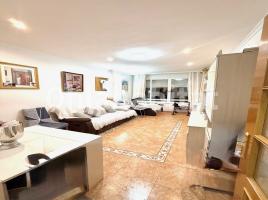 Apartamento, 50 m², cerca de bus y tren, Avenida Camí dels Capellans