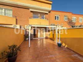 Alquiler Casa (unifamiliar adosada), 221 m², cerca de bus y tren, seminuevo, Calle Angelines