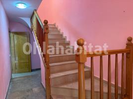 Alquiler Casa (unifamiliar adosada), 221 m², cerca de bus y tren, seminuevo, Calle Angelines