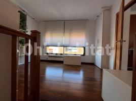 Houses (terraced house), 166 m², near bus and train, almost new