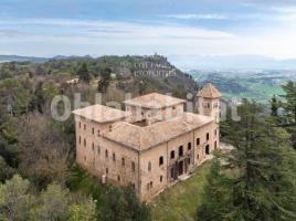 Houses (masia), 3000 m², Zona