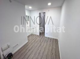 Flat, 53 m², near bus and train
