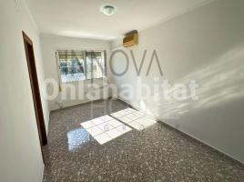 Piso, 65 m², cerca de bus y tren, Avenida Carmen Amaya