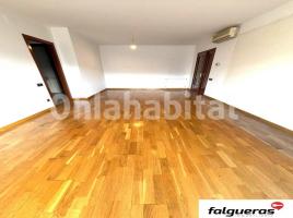 Alquiler piso, 115 m², cerca de bus y tren
