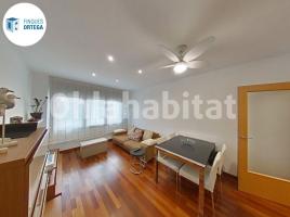 Piso, 63 m², cerca de bus y tren, seminuevo